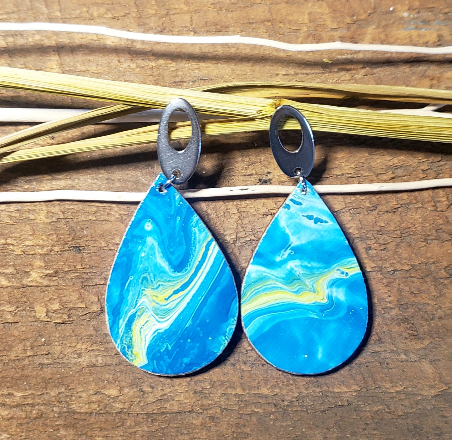 Aquamarine and Yellow Swirl Teardrop